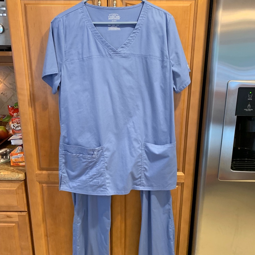 Scrub set